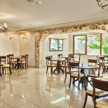 Adelais Hotel Tavronitis Buitenkant foto