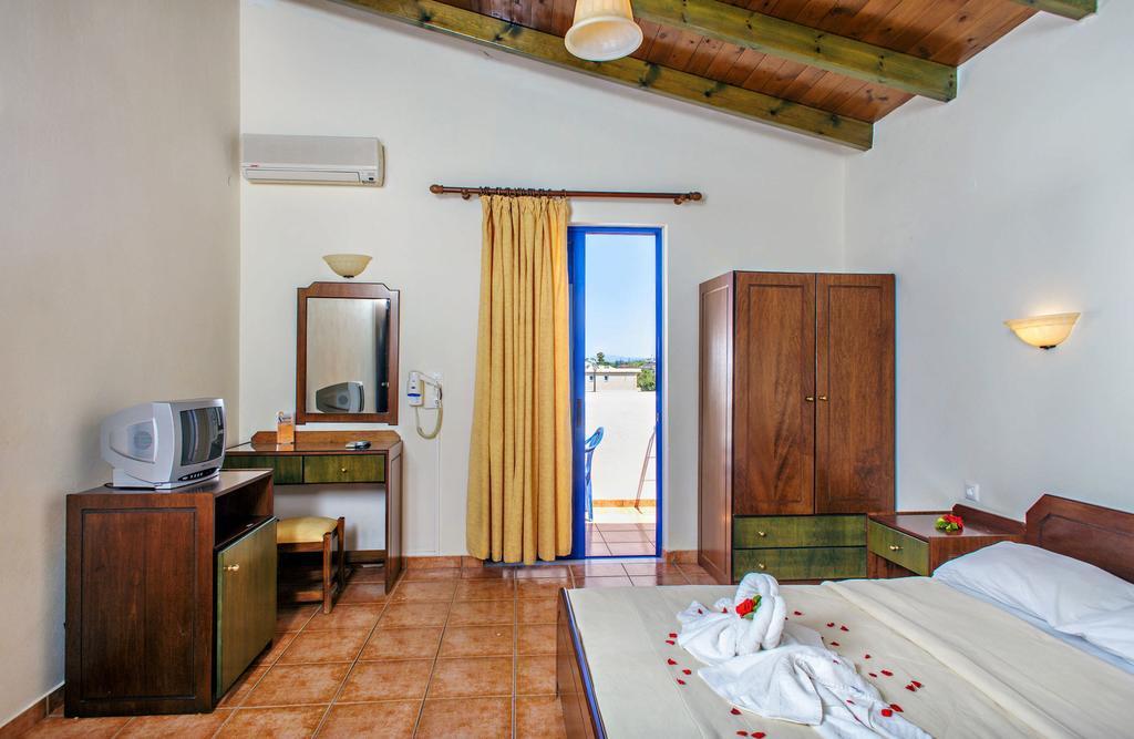 Adelais Hotel Tavronitis Buitenkant foto
