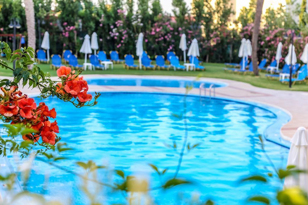 Adelais Hotel Tavronitis Buitenkant foto