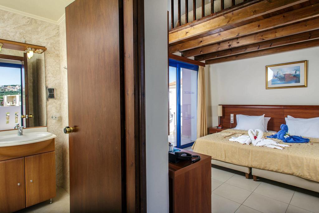 Adelais Hotel Tavronitis Buitenkant foto