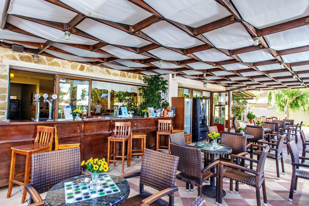 Adelais Hotel Tavronitis Buitenkant foto