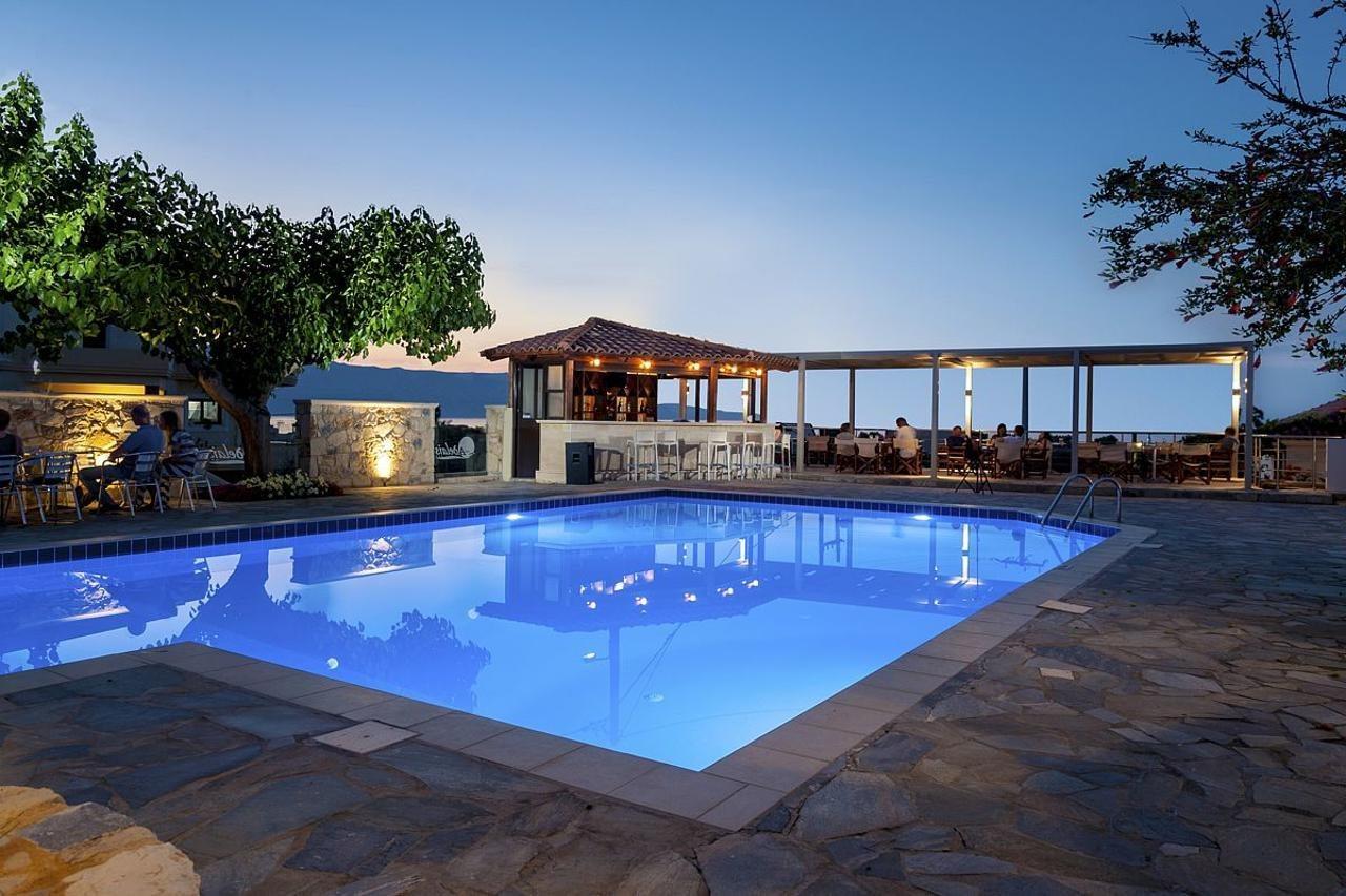 Adelais Hotel Tavronitis Buitenkant foto