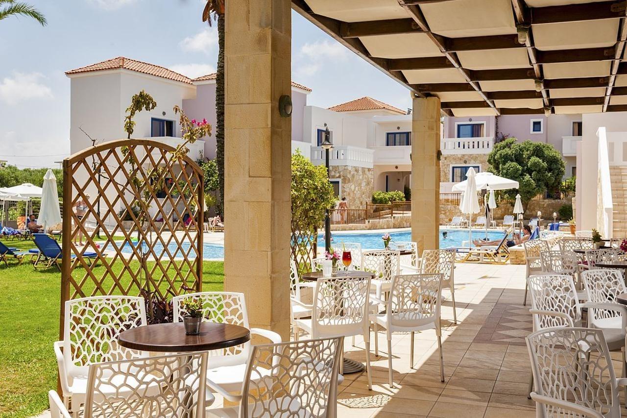 Adelais Hotel Tavronitis Buitenkant foto