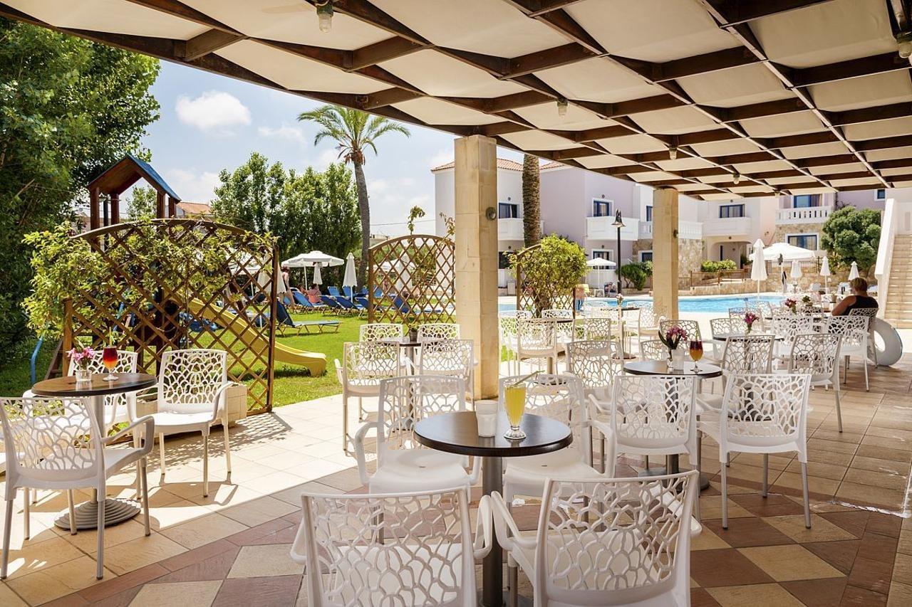 Adelais Hotel Tavronitis Buitenkant foto
