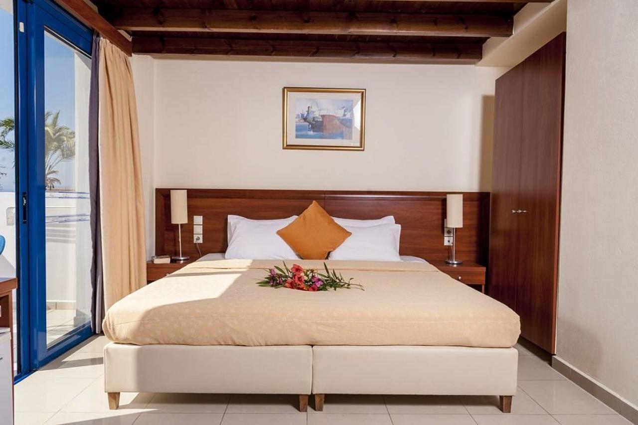 Adelais Hotel Tavronitis Buitenkant foto
