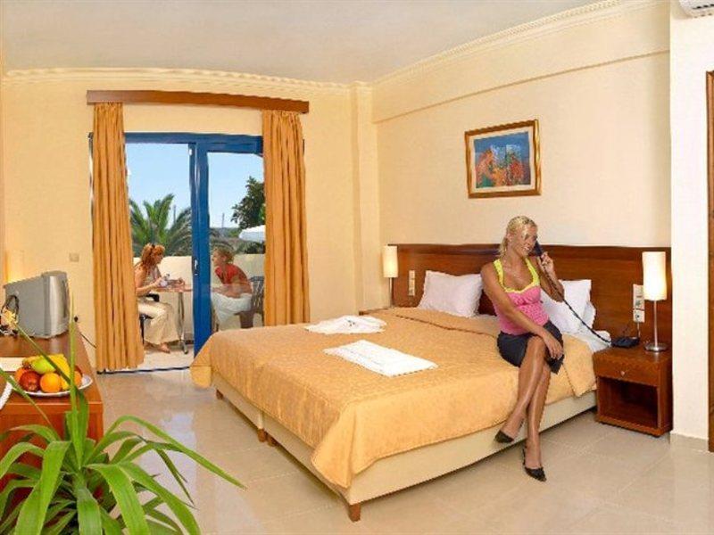 Adelais Hotel Tavronitis Buitenkant foto