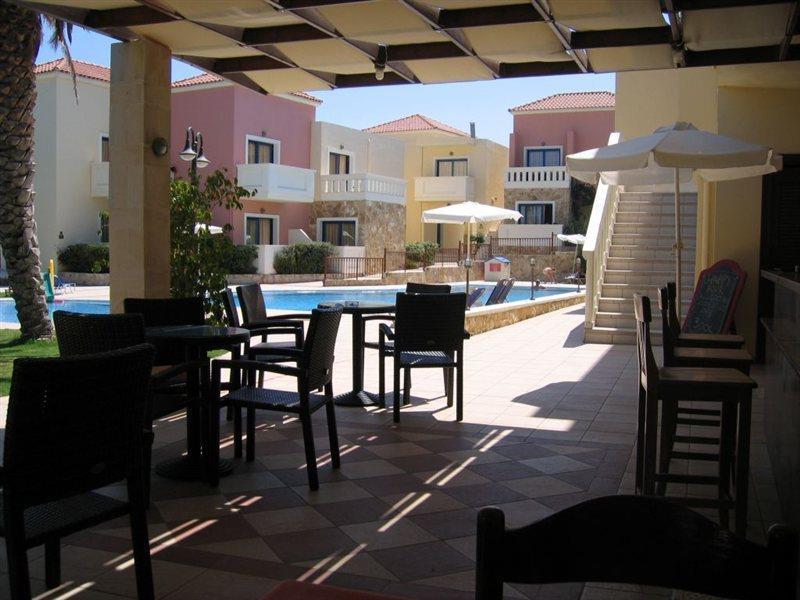 Adelais Hotel Tavronitis Buitenkant foto