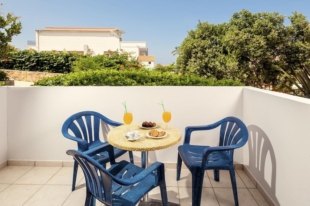 Adelais Hotel Tavronitis Buitenkant foto