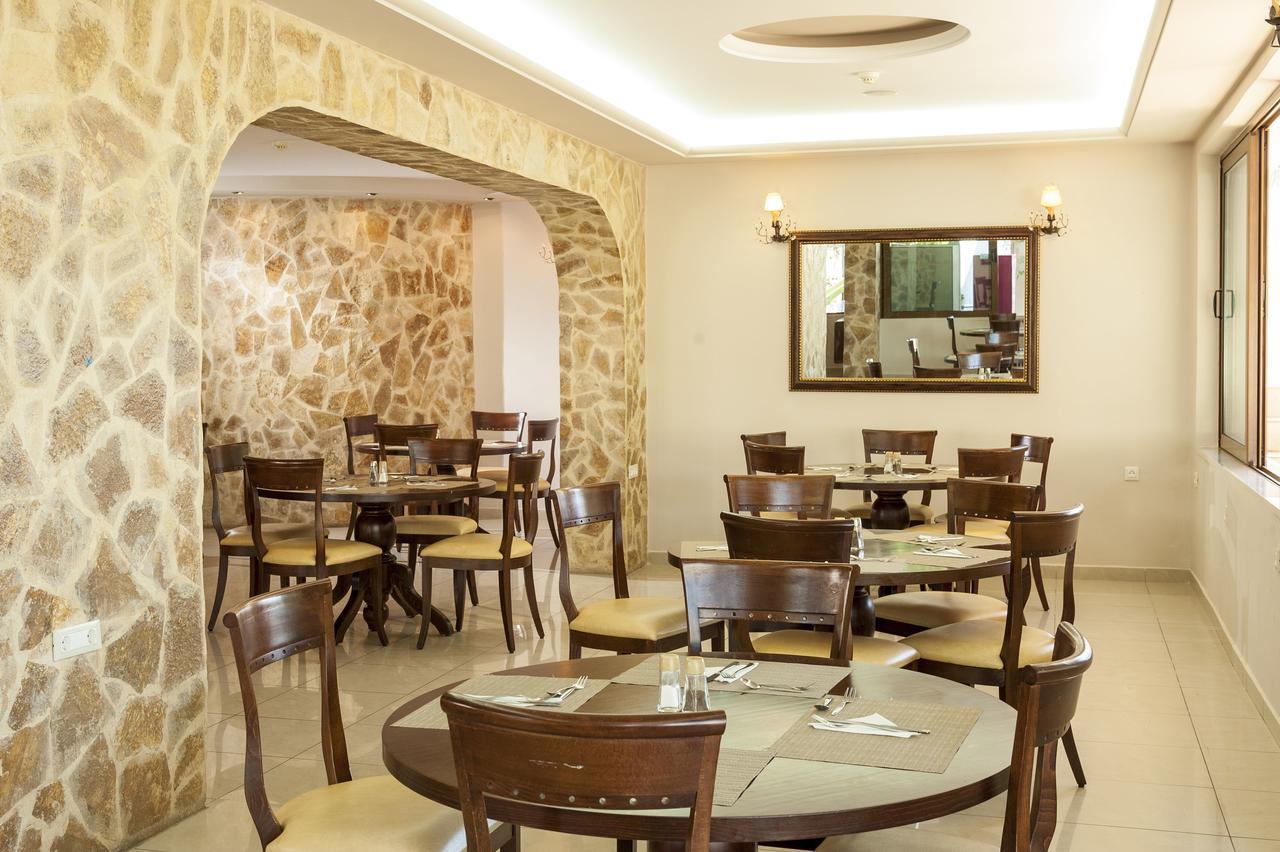 Adelais Hotel Tavronitis Buitenkant foto