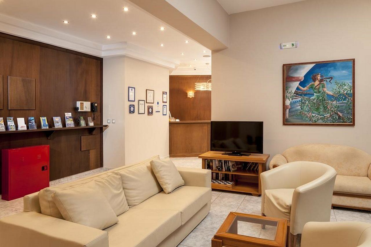 Adelais Hotel Tavronitis Buitenkant foto